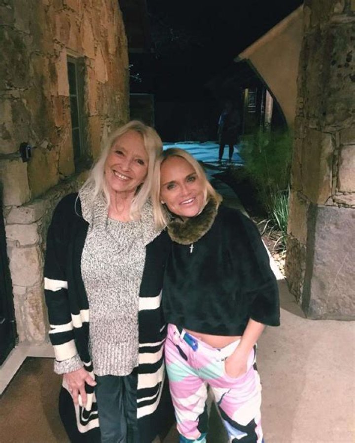 Exploring Kristin Chenoweth's Sibling Connections